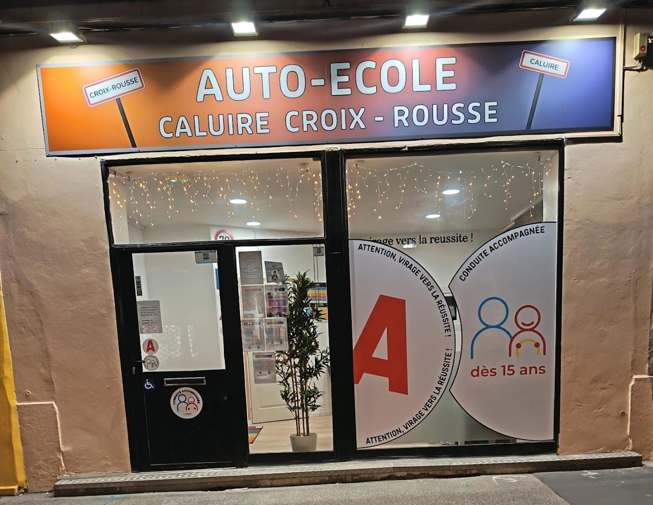 La façade de l'Auto-école Caluire Croix-Rousse, 15 rue Coste